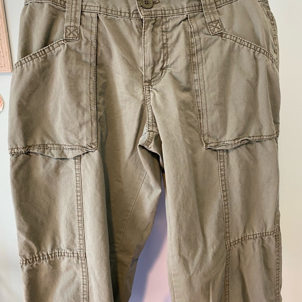 Olive Mossimo pants.​